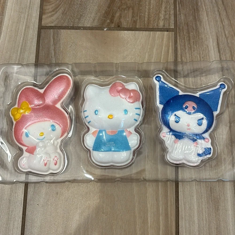 NIB Hello Kitty Bath Bomb Set